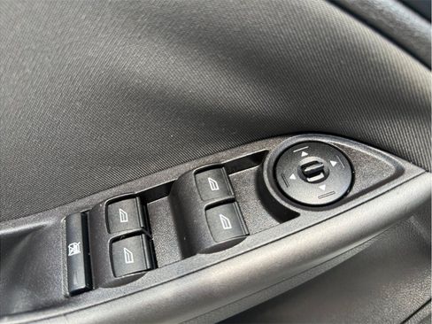Used 2016 Ford Focus SE w/ Equipment Group 201A FWD image 19