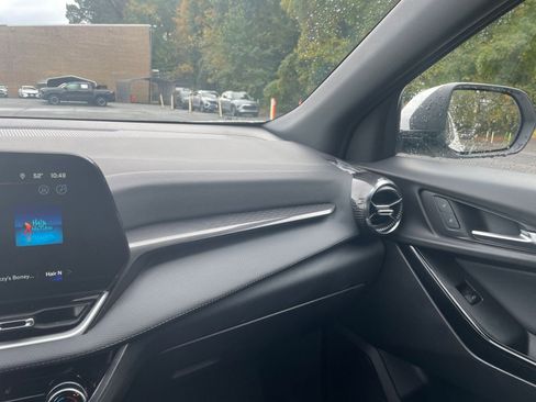 Used 2025 Chevrolet Equinox LT image 31