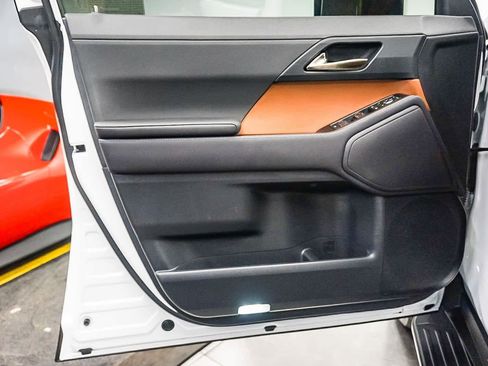 Used 2025 Lexus GX 550 image 22