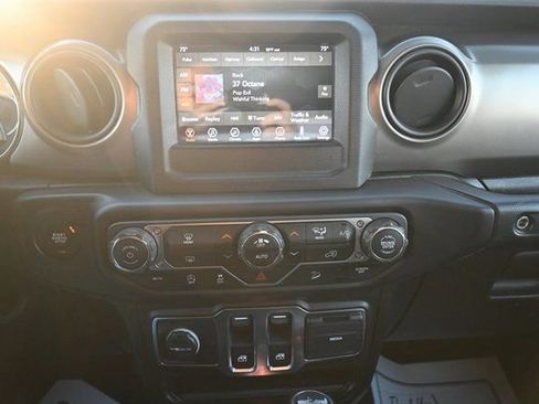 Used 2020 Jeep Wrangler Sport image 28