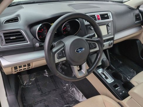 Used 2017 Subaru Outback 2.5i image 10