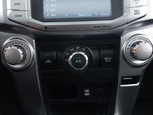 Used 2016 Toyota 4Runner SR5 Premium AWD/4WD image 40