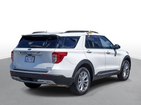Used 2023 Ford Explorer XLT w/ Equipment Group 202A AWD/4WD image 8