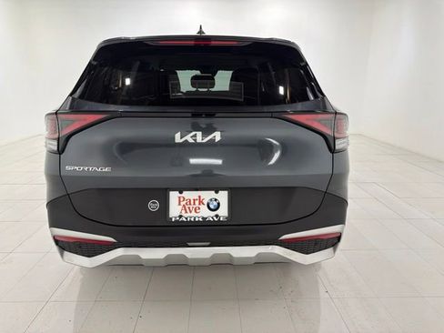 Used 2023 Kia Sportage EX FWD image 4