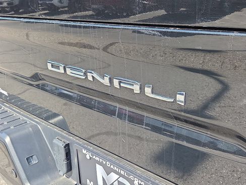 Used 2022 GMC Sierra 1500 Denali AWD/4WD image 16