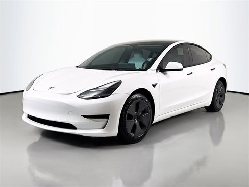 Used 2022 Tesla Model 3 image 1
