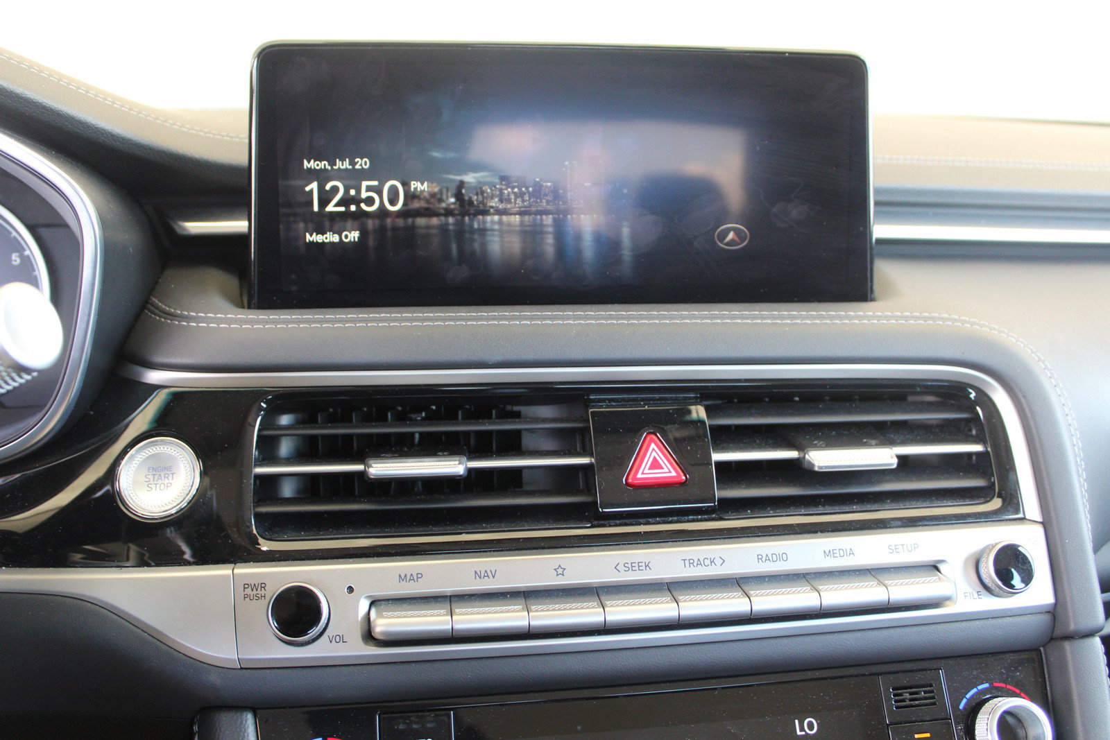 Used 2025 Genesis G70 2.5T RWD image 10