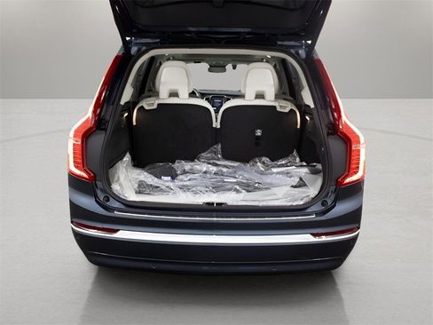 New 2025 Volvo XC90 T8 Plus w/ Protection Package Premier image 12
