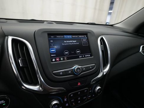 Used 2020 Chevrolet Equinox LT w/ Driver Convenience Package FWD image 5