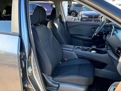 Used 2023 Nissan Rogue S image 8