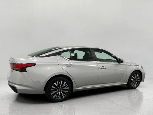 Certified 2025 Nissan Altima 2.5 SV FWD image 2