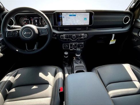 New 2025 Jeep Gladiator Sport image 5