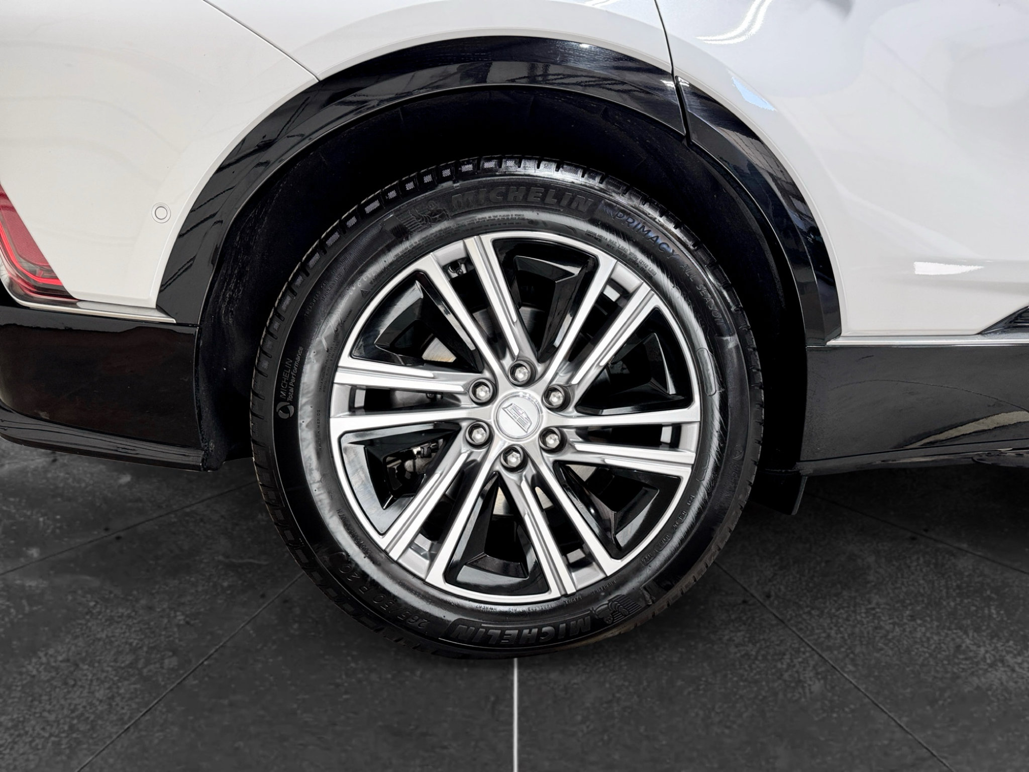 Used 2025 Cadillac Lyriq Luxury AWD/4WD image 32