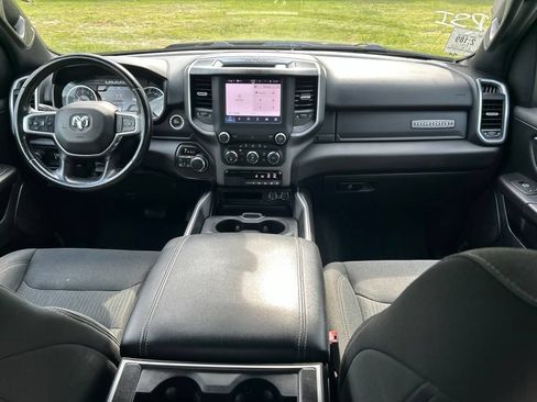 Used 2022 RAM 1500 Big Horn AWD/4WD image 10
