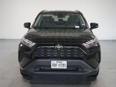 Used 2025 Toyota RAV4 XLE FWD image 2