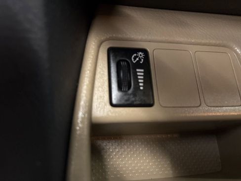 Used 2011 Toyota RAV4 4WD w/ Base L4 Extra Value Pkg image 17