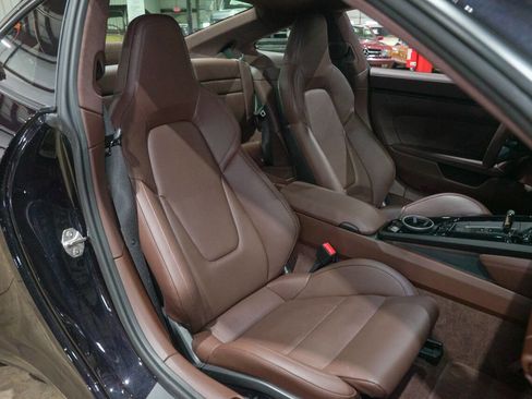 Used 2025 Porsche 911 GTS image 38