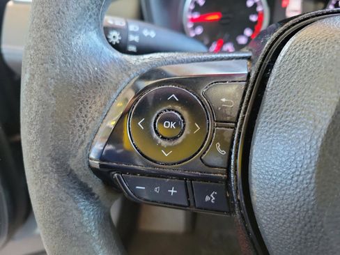 Used 2021 Toyota RAV4 LE image 32