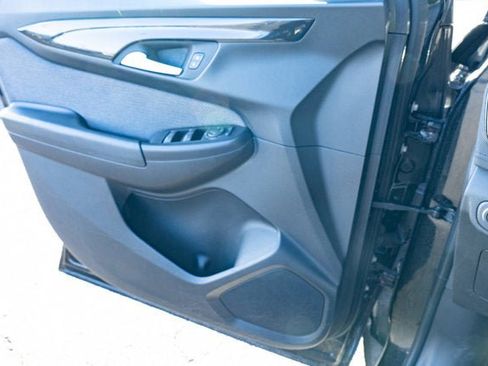 Used 2025 Chevrolet TrailBlazer LT image 24