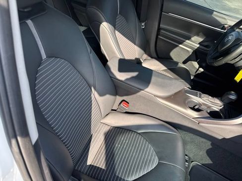 Used 2023 Toyota Camry SE FWD image 23
