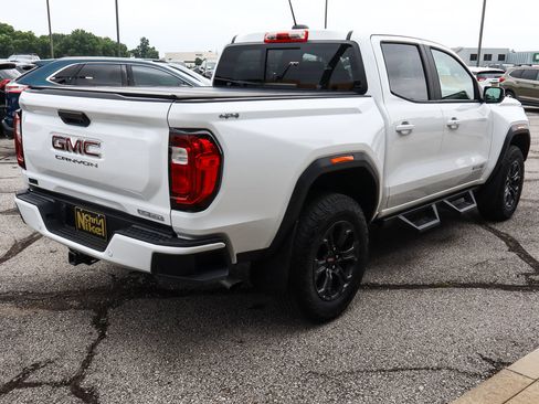 Used 2024 GMC Canyon Elevation w/ Convenience Package AWD/4WD image 4