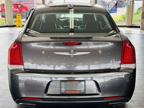 Used 2016 Chrysler 300 C AWD/4WD image 7