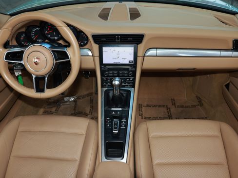 Used 2017 Porsche 911 Carrera 4 AWD/4WD image 25