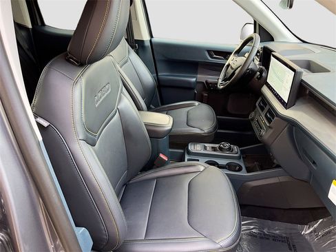 Used 2025 Ford Maverick Lobo image 29