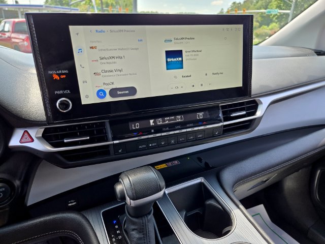 Used 2025 Toyota Sienna XLE FWD image 27