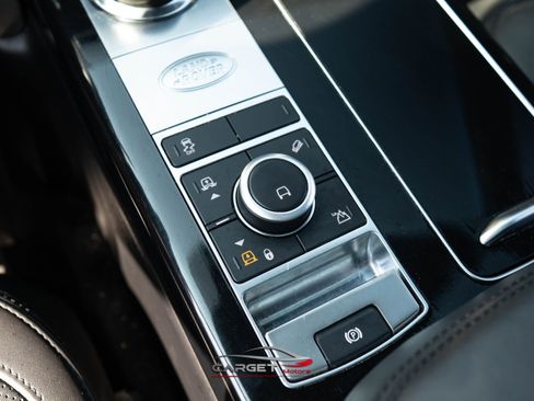 Used 2020 Land Rover Range Rover HSE image 37