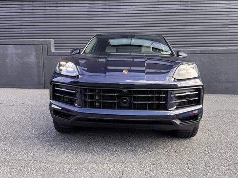Certified 2025 Porsche Cayenne Coupe image 12