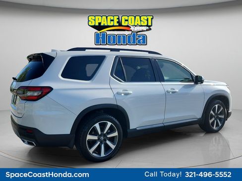 Certified 2023 Honda Pilot Elite image 3