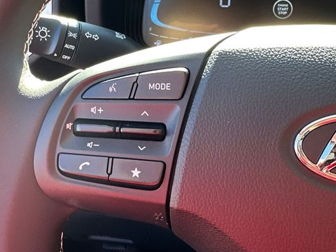 New 2025 Hyundai Venue Limited image 23