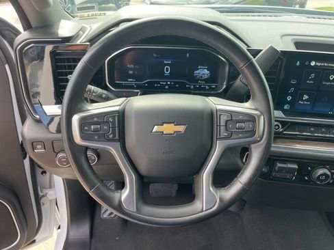 Used 2025 Chevrolet Silverado 1500 LT RWD image 16