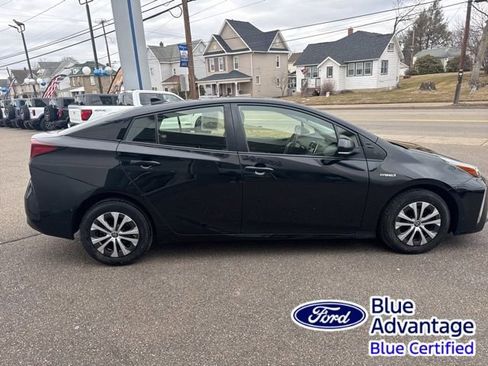 Used 2022 Toyota Prius LE image 5