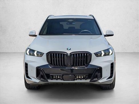 Certified 2024 BMW X5 xDrive40i w/ M Sport Package AWD/4WD image 2