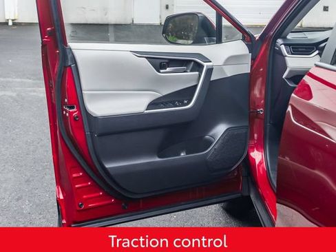 Used 2025 Toyota RAV4 XLE AWD/4WD image 26