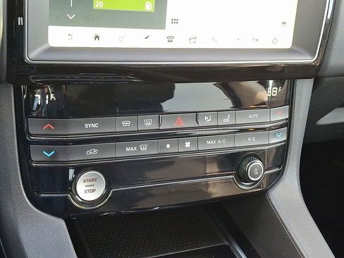 Used 2020 Jaguar F-PACE Premium image 16
