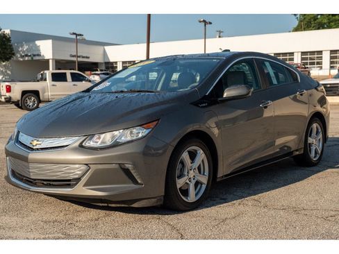 Used 2017 Chevrolet Volt LT w/ Comfort Package FWD image 4