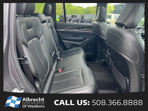New 2025 Jeep Grand Cherokee Limited w/ Luxury Tech Group II AWD/4WD image 17