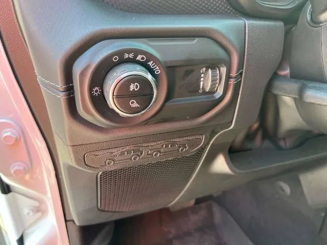 Used 2025 Jeep Gladiator Rubicon w/ Safety Group AWD/4WD image 29