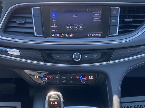 Used 2020 Buick Enclave Essence FWD image 22