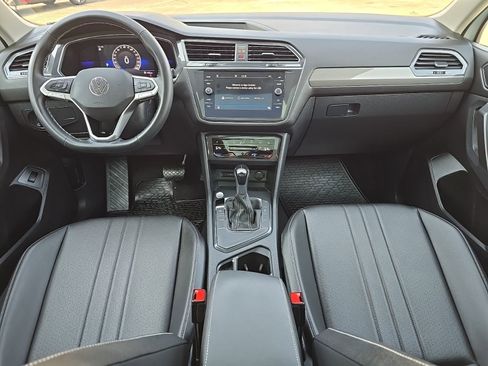 Certified 2022 Volkswagen Tiguan SE image 21