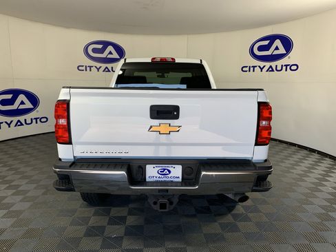 Used 2019 Chevrolet Silverado 2500 W/T AWD/4WD image 4