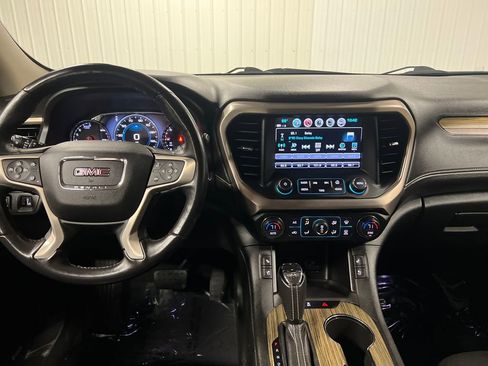 Certified 2019 GMC Acadia Denali w/ Technology Package AWD/4WD image 18