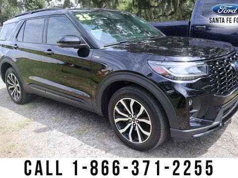 Used 2025 Ford Explorer ST-Line AWD/4WD image 5