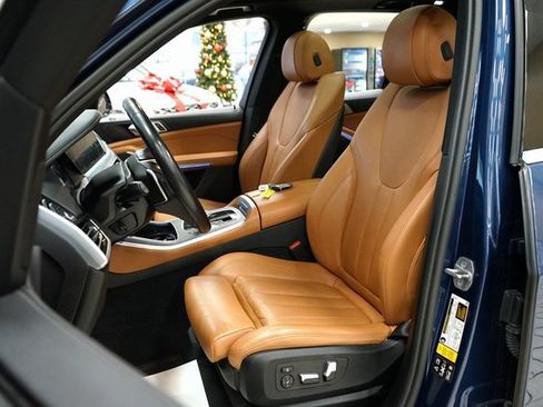 Used 2022 BMW X5 xDrive40i w/ Premium Package image 2