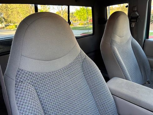 Used 1998 Ford Ranger XLT image 17