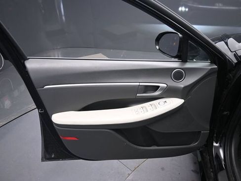 Used 2025 Hyundai Sonata SEL FWD image 14