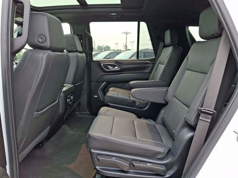 Used 2024 Chevrolet Tahoe LT w/ LT Signature Package AWD/4WD image 12
